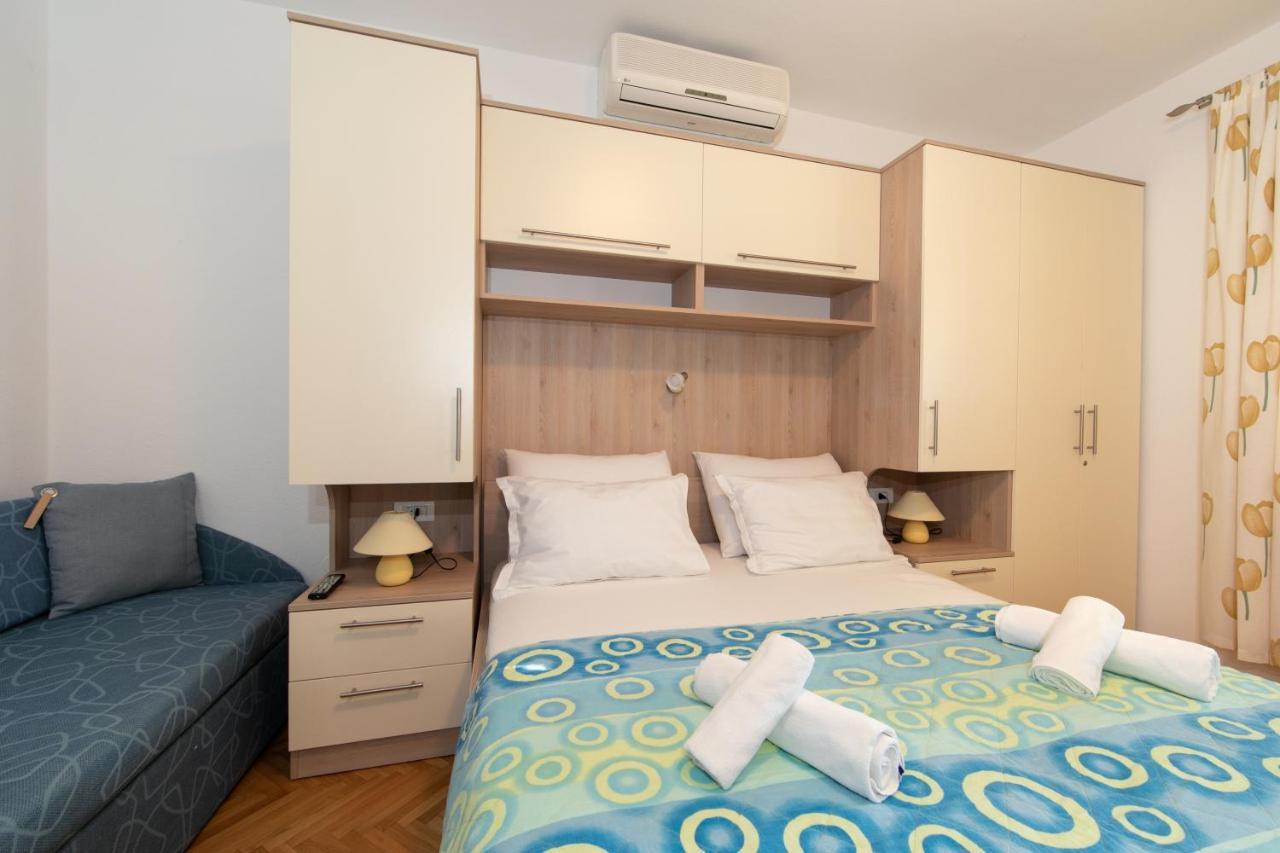 Apartman Dese 2+1 Tučepi Eksteriør billede