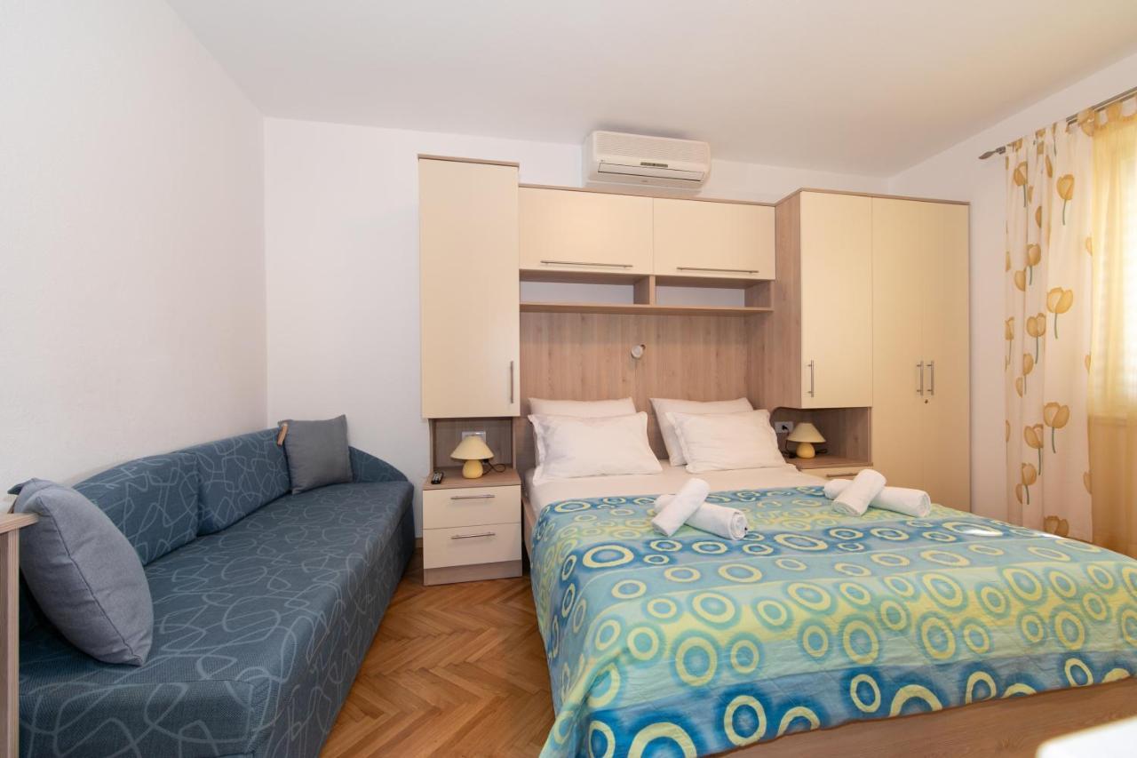 Apartman Dese 2+1 Tučepi Eksteriør billede